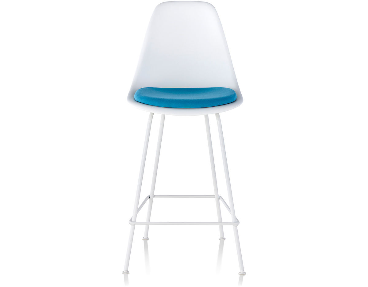eames&reg; molded plastic stool with seat pad