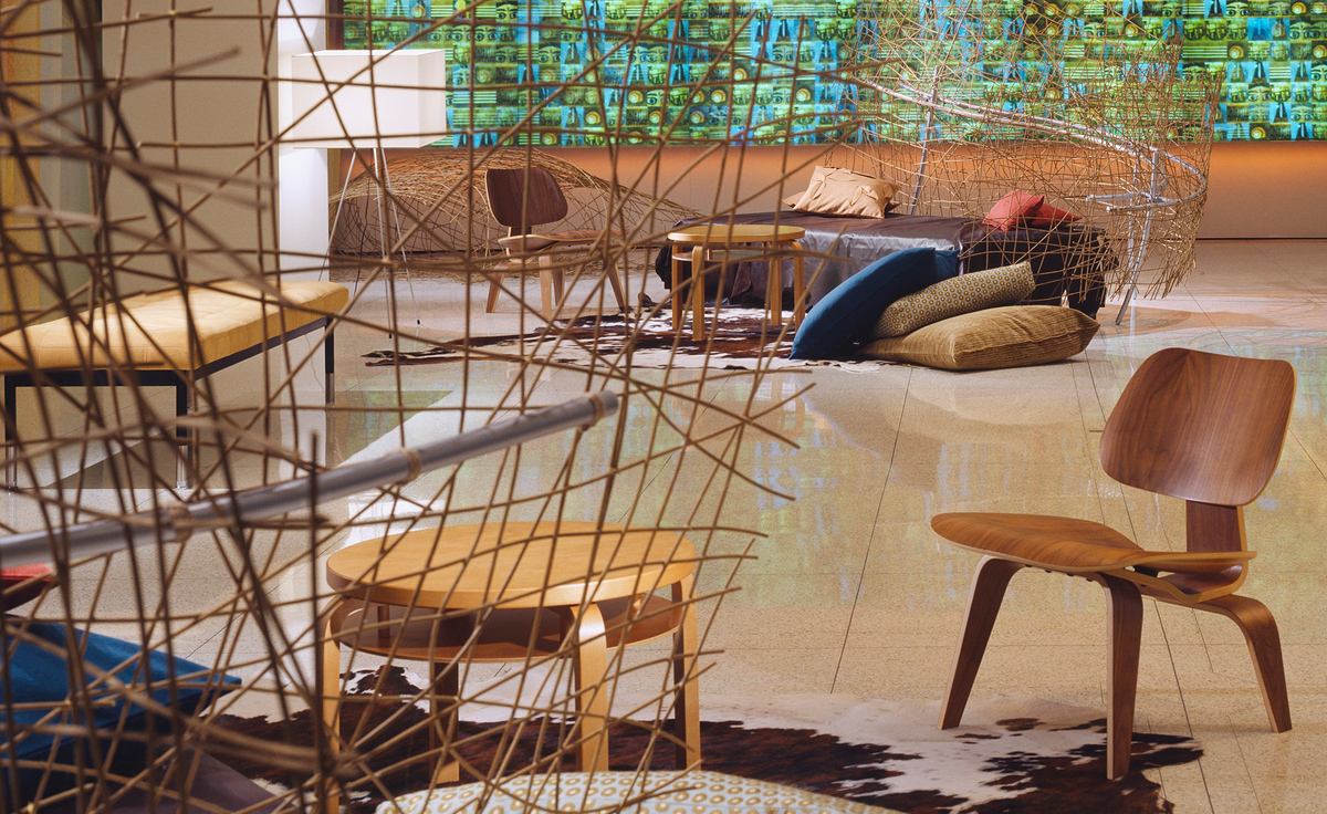 eames&reg; molded plywood lounge chair lcw