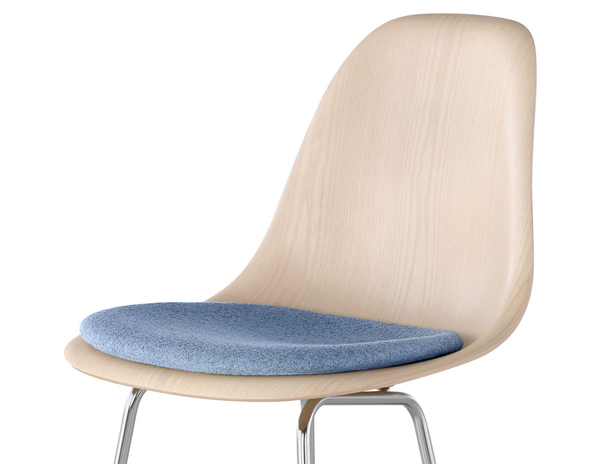 eames&reg; molded wood stool with seat pad