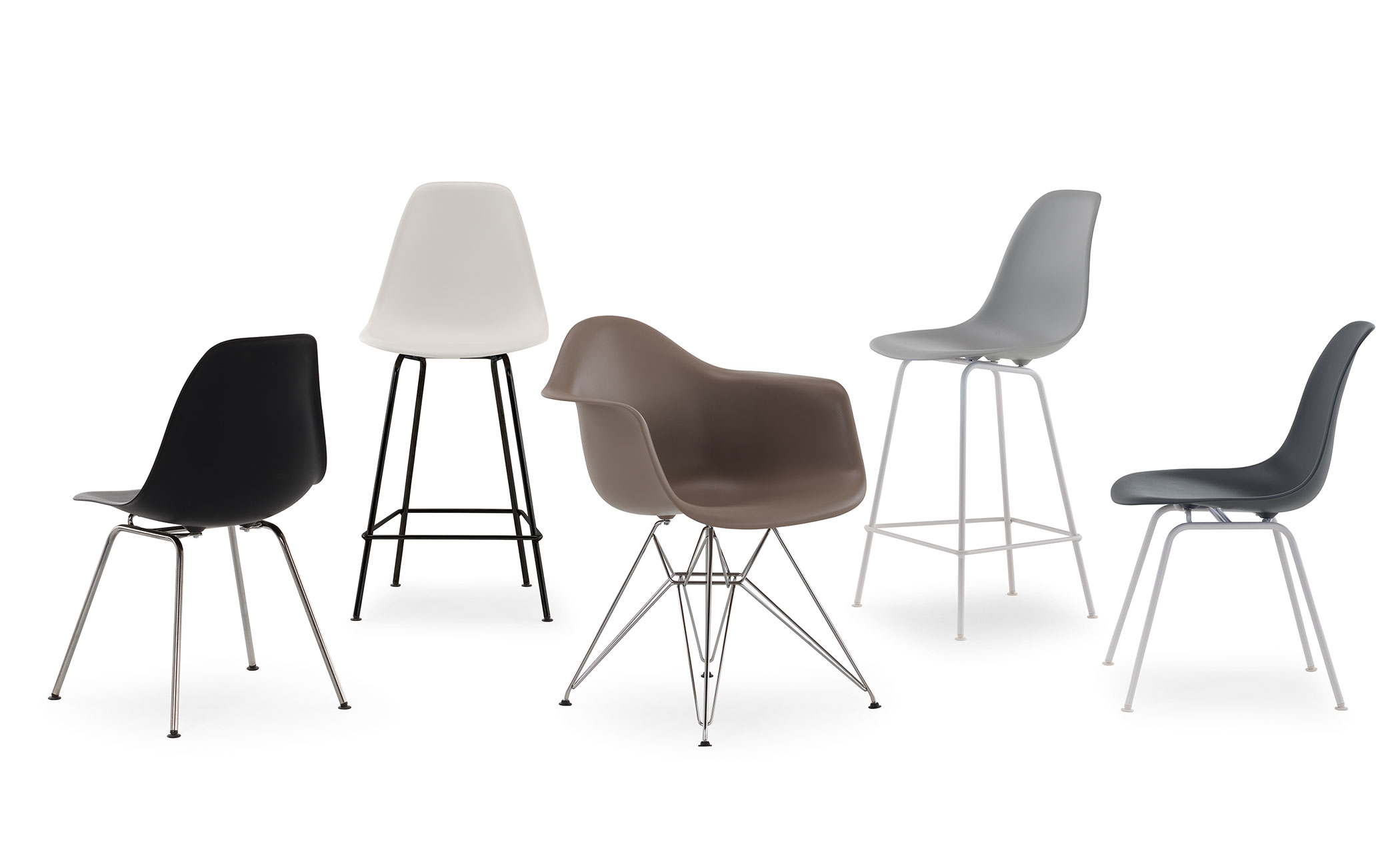 eames&reg; molded plastic side chair with wire base