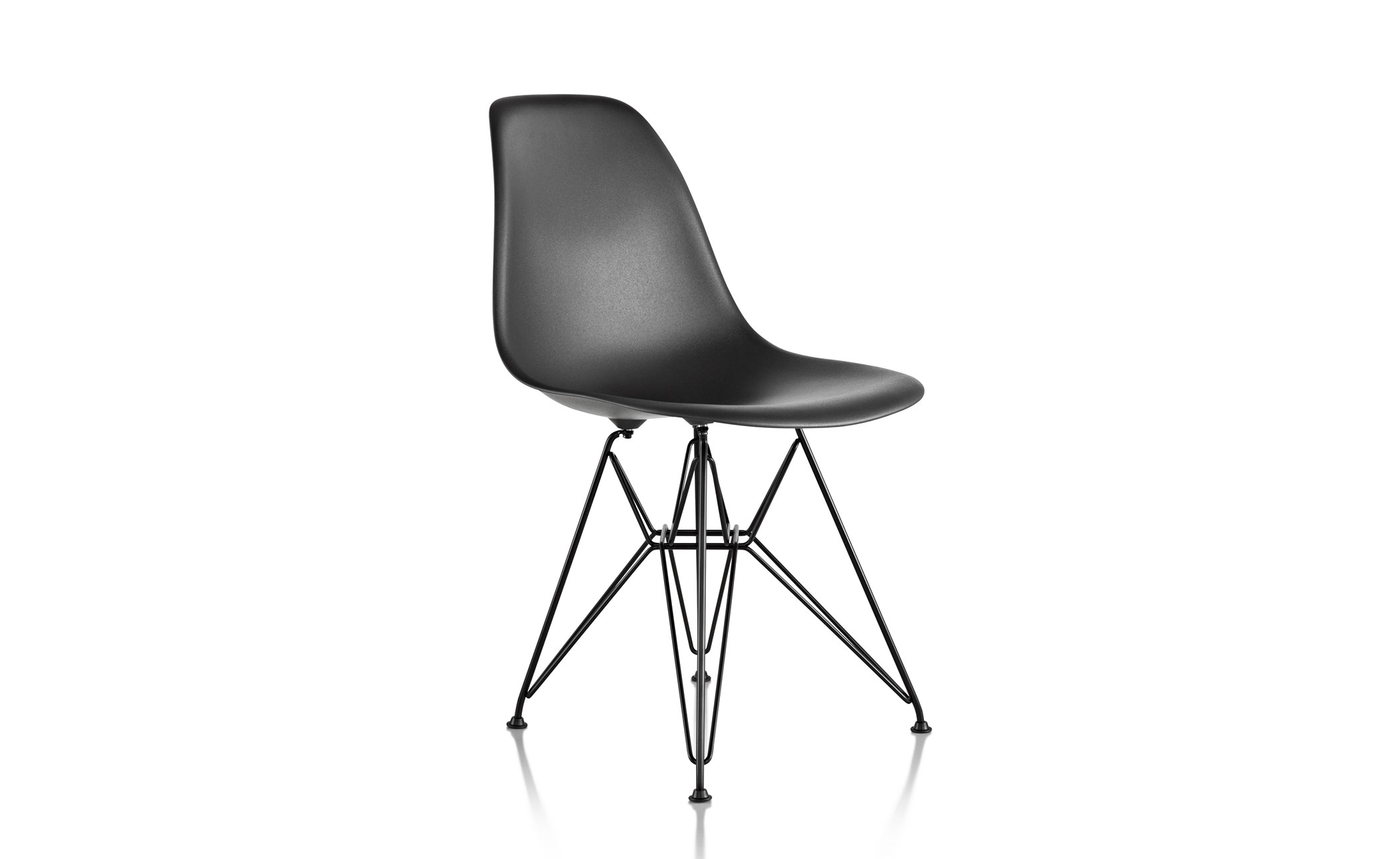 eames&reg; molded plastic side chair with wire base