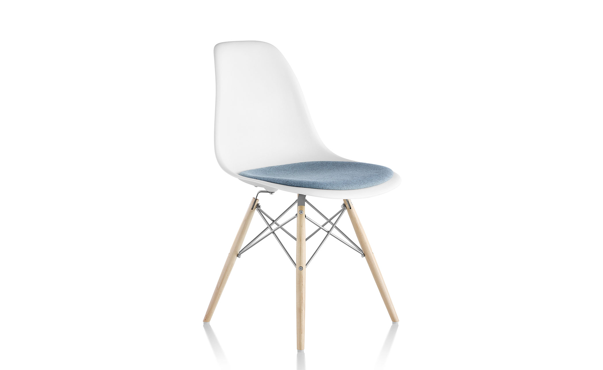 eames&reg; dowel base side chair with seat pad