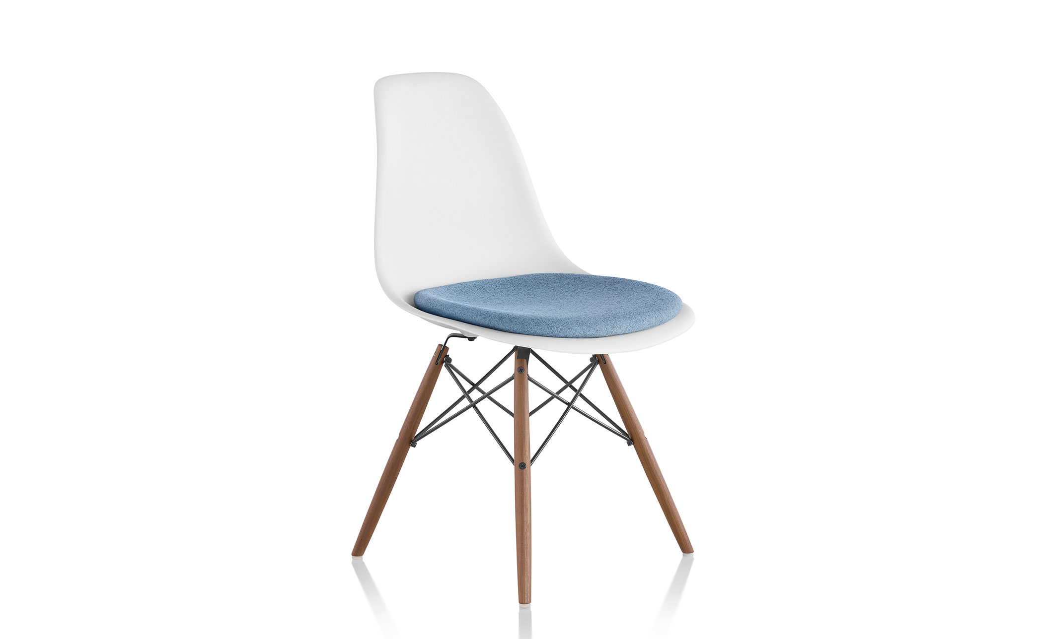 eames&reg; dowel base side chair with seat pad
