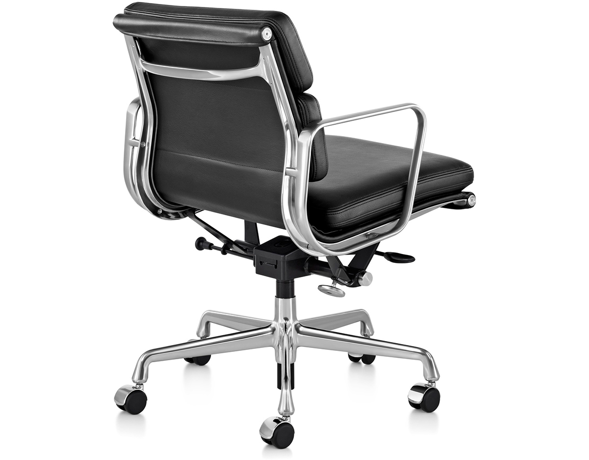 eames&reg; soft pad group management chair