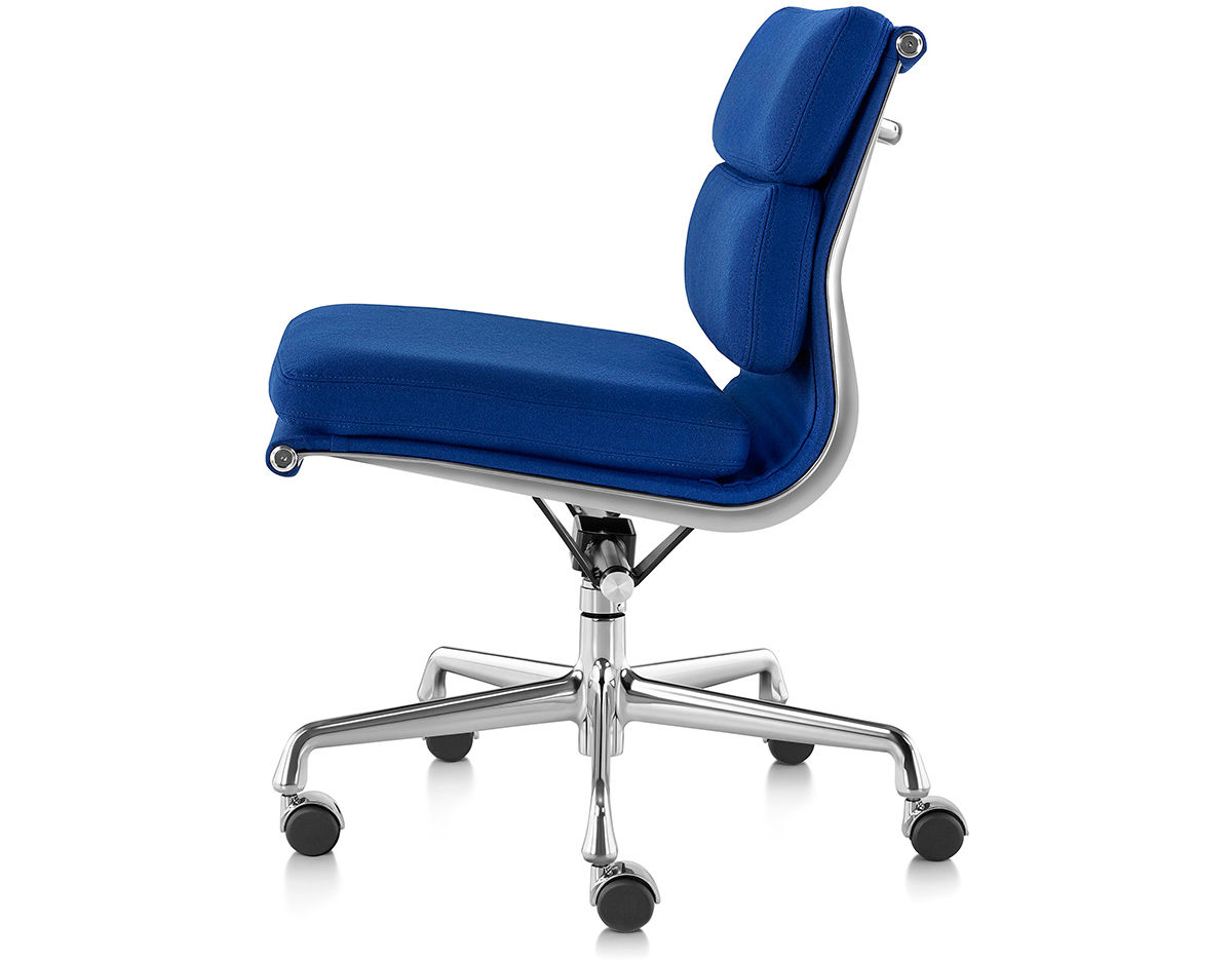 eames&reg soft pad group management chair with no arms