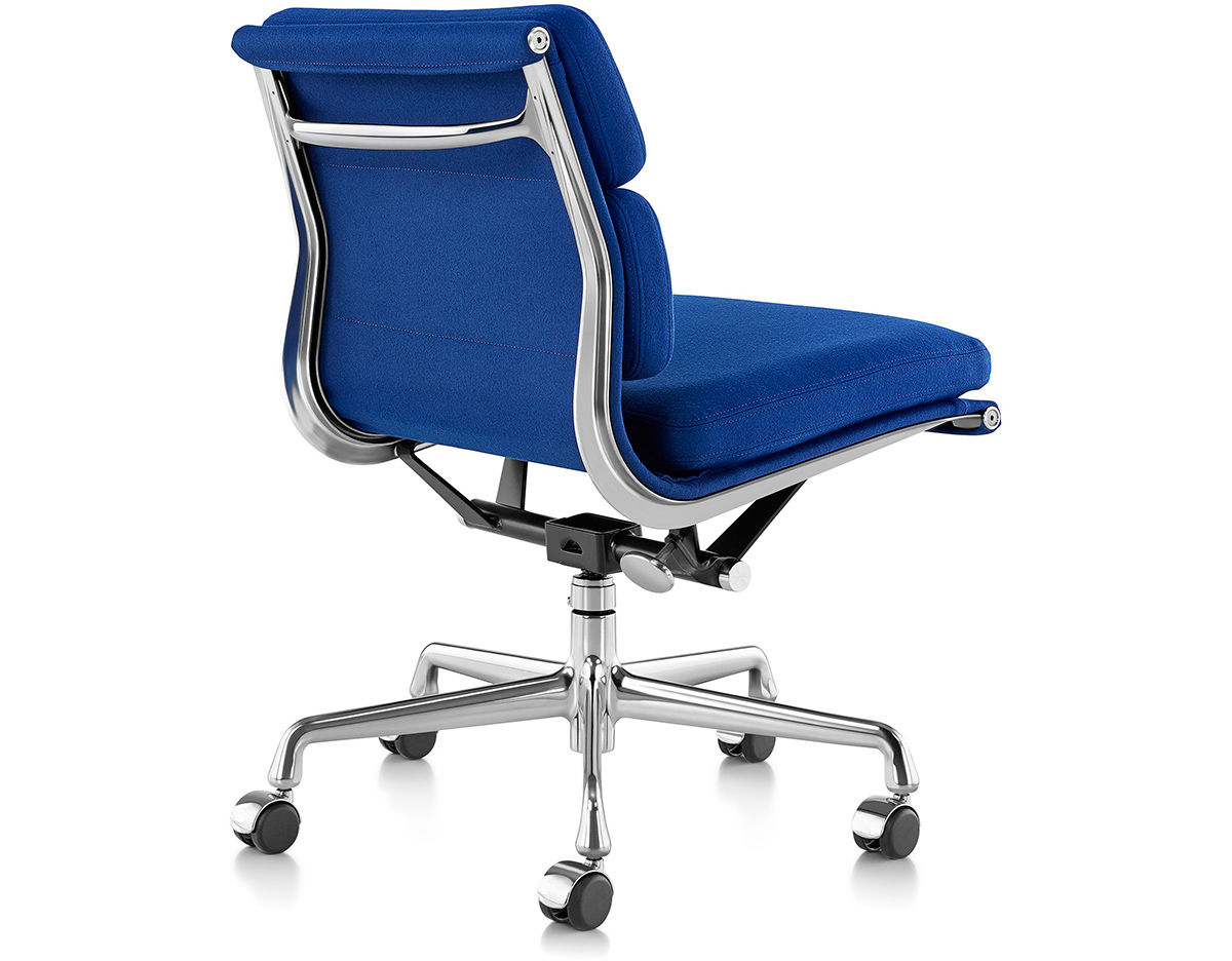 eames&reg soft pad group management chair with no arms