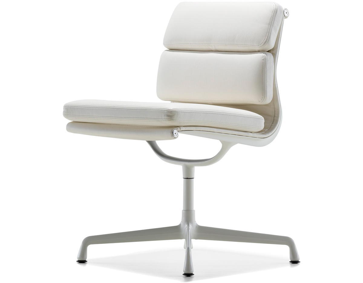 eames&reg; soft pad group side chair