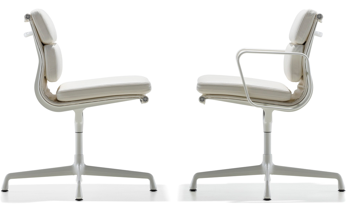 eames&reg; soft pad group side chair