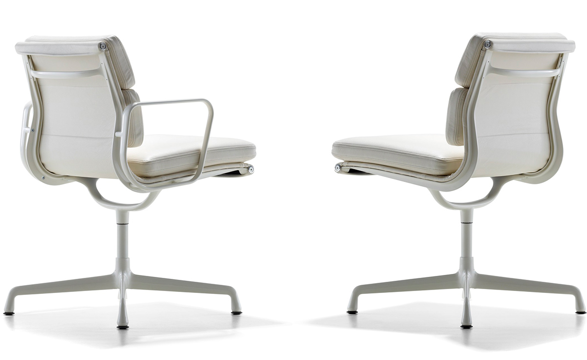 eames&reg; soft pad group side chair