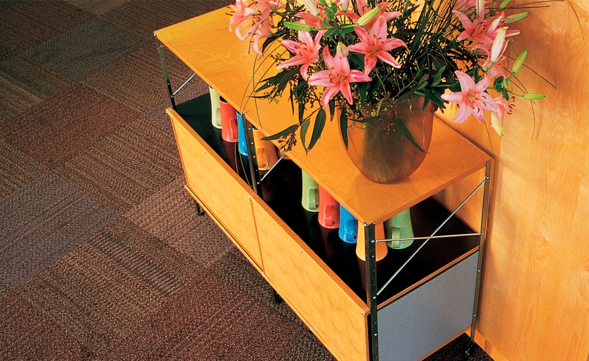 eames storage unit 230 w/doors