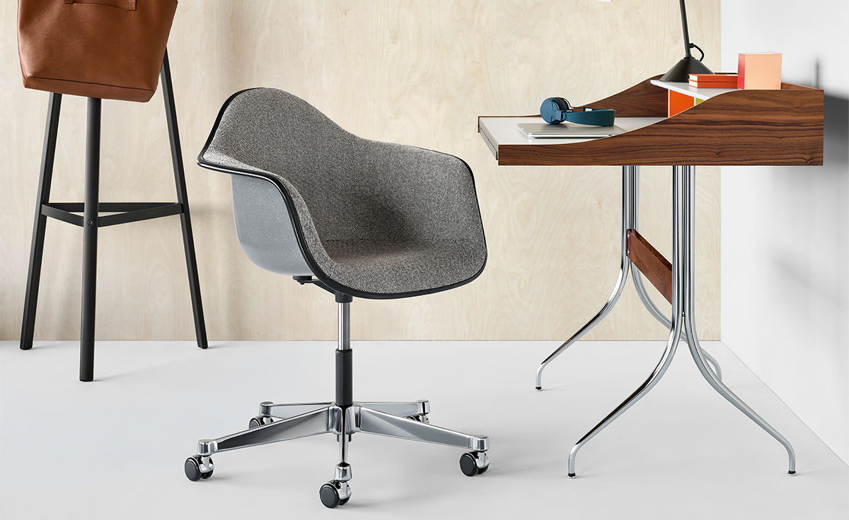 eames&reg; upholstered armchair with task base