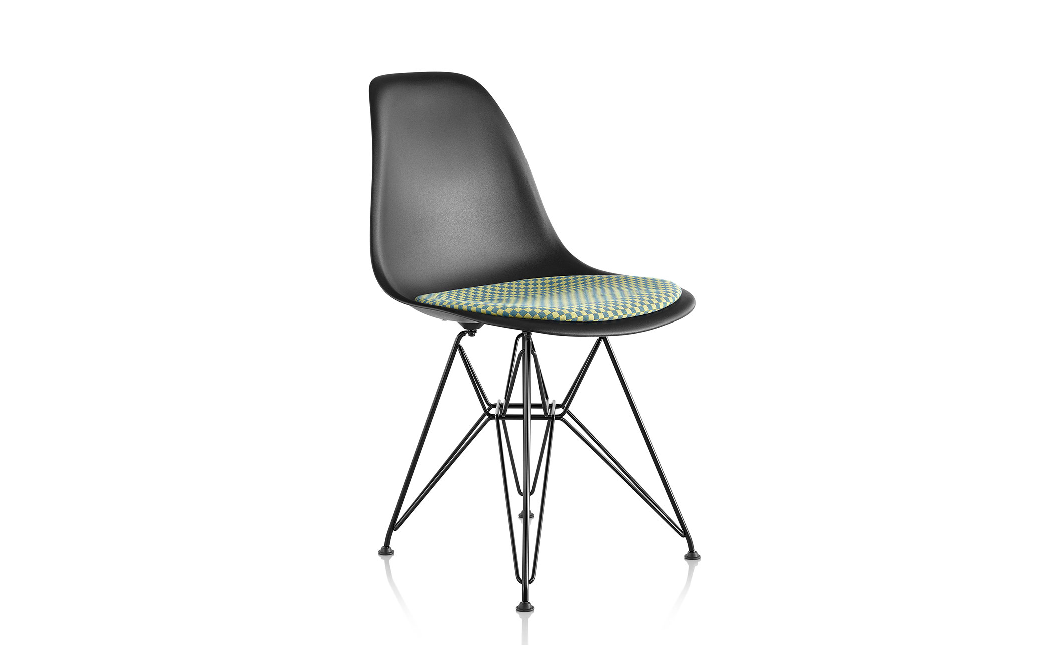 eames&reg; wire base side chair with seat pad