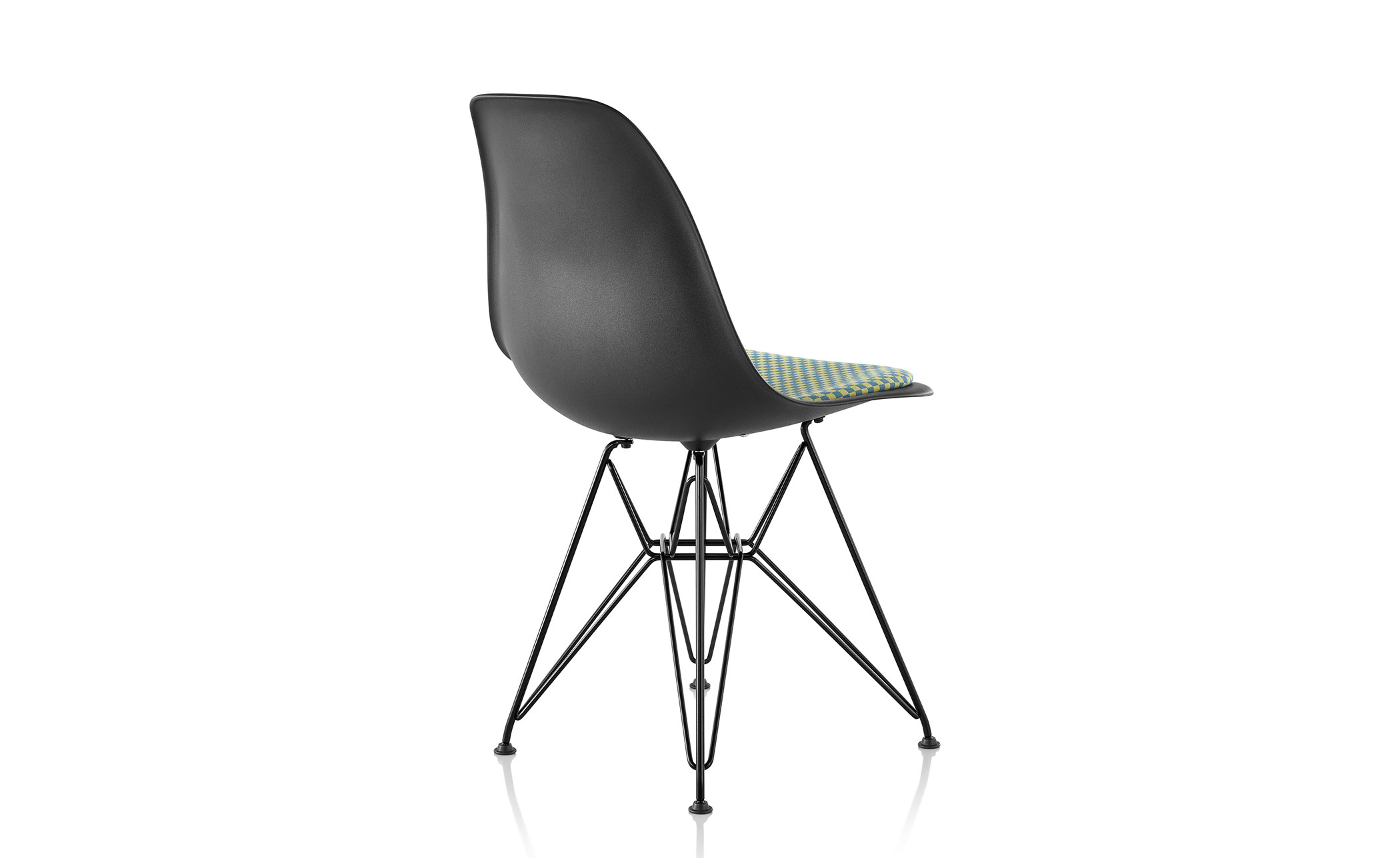 eames&reg; wire base side chair with seat pad