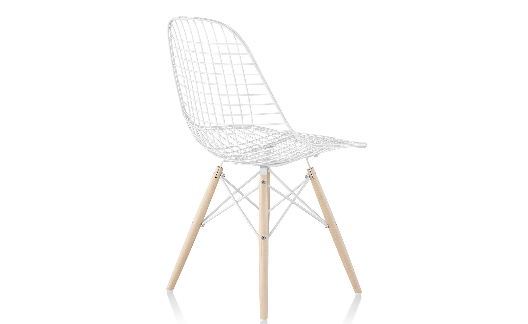 eames® wire chair with dowel base