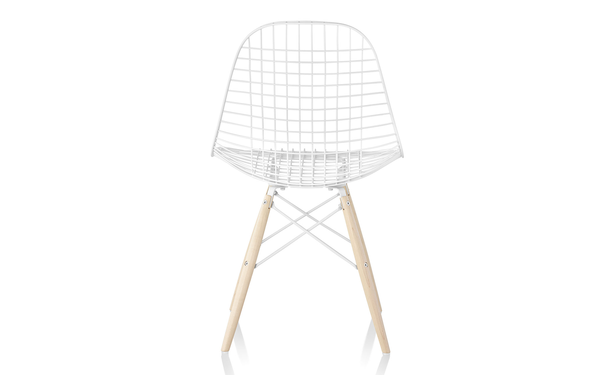 eames® wire chair with dowel base
