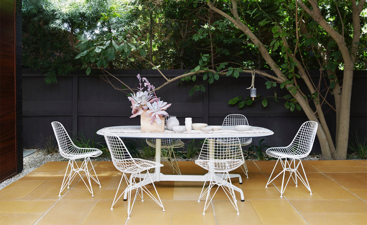 eames&reg; wire chair with wire base outdoor