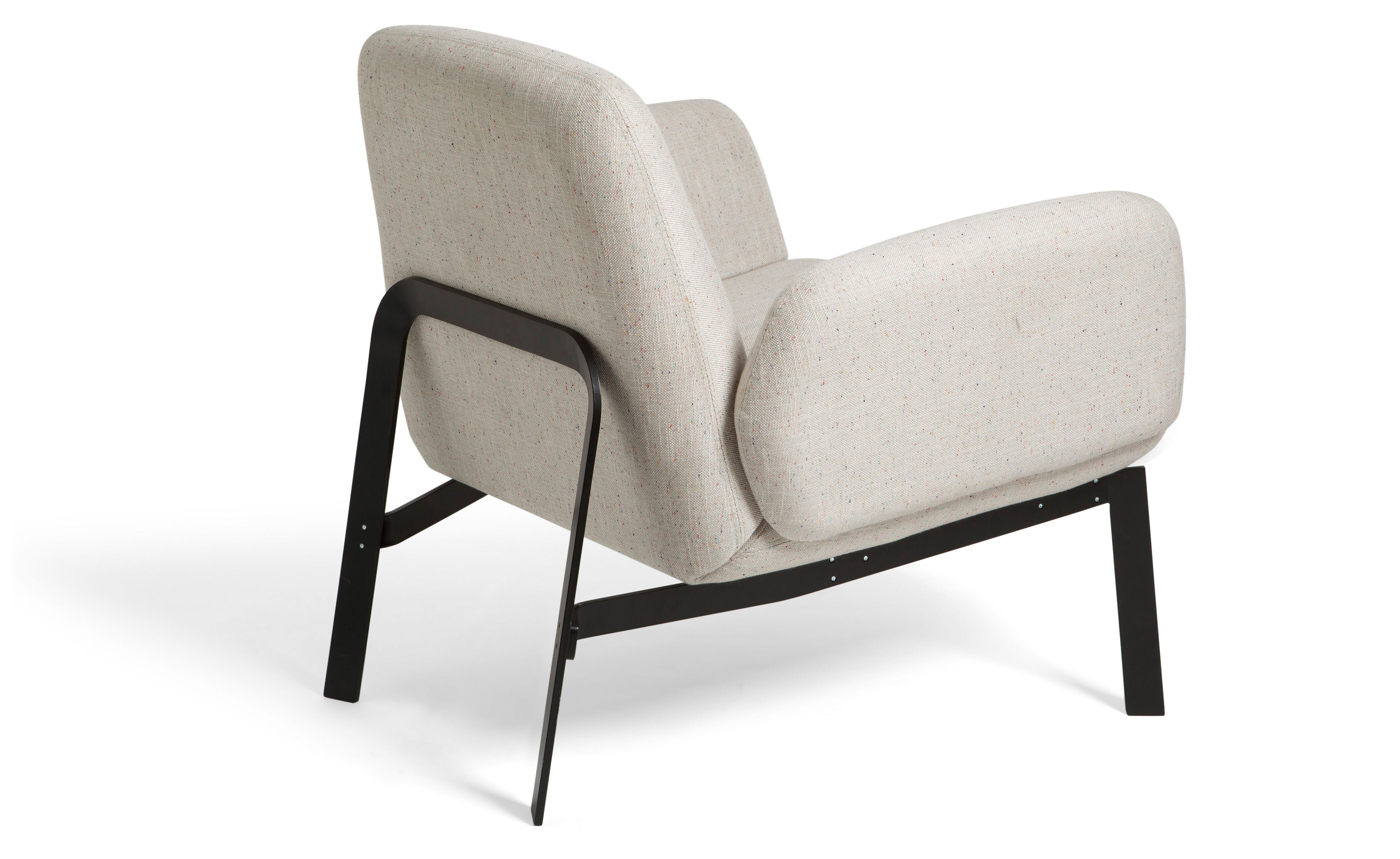Easy Lounge with Arms