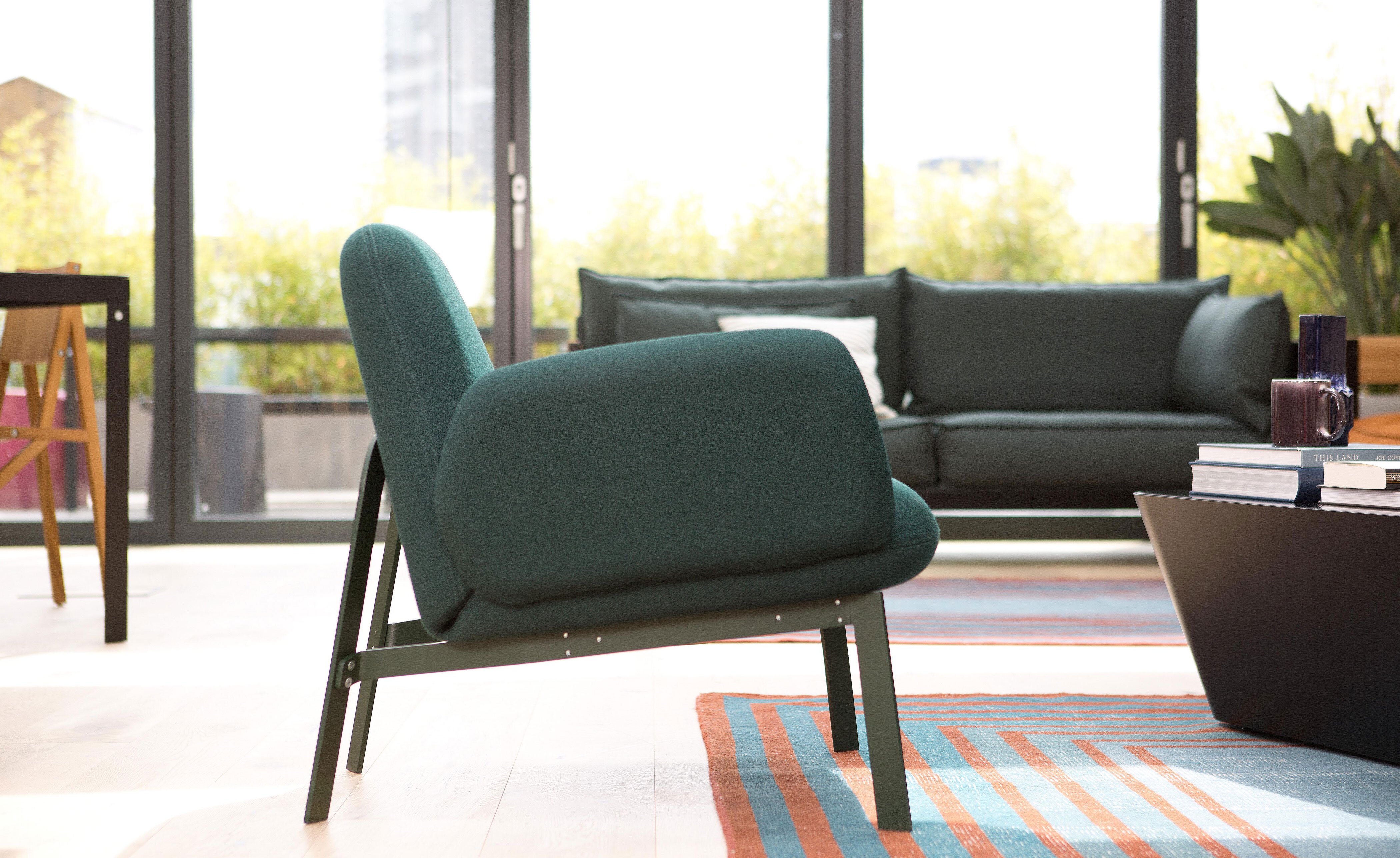 Easy Lounge with Arms