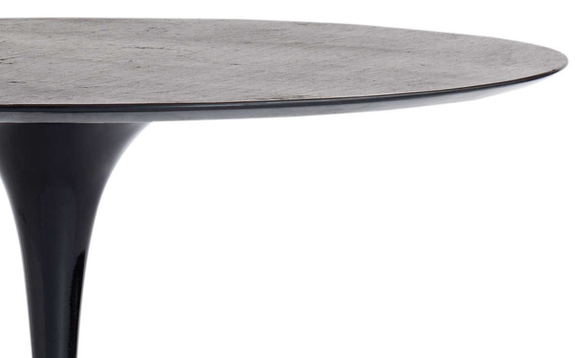 saarinen outdoor round dining table