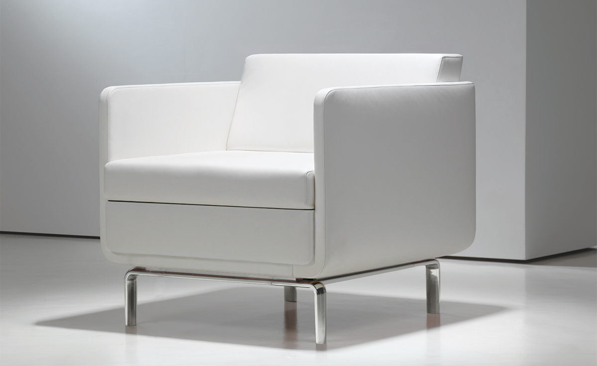gaia high-arm lounge chair