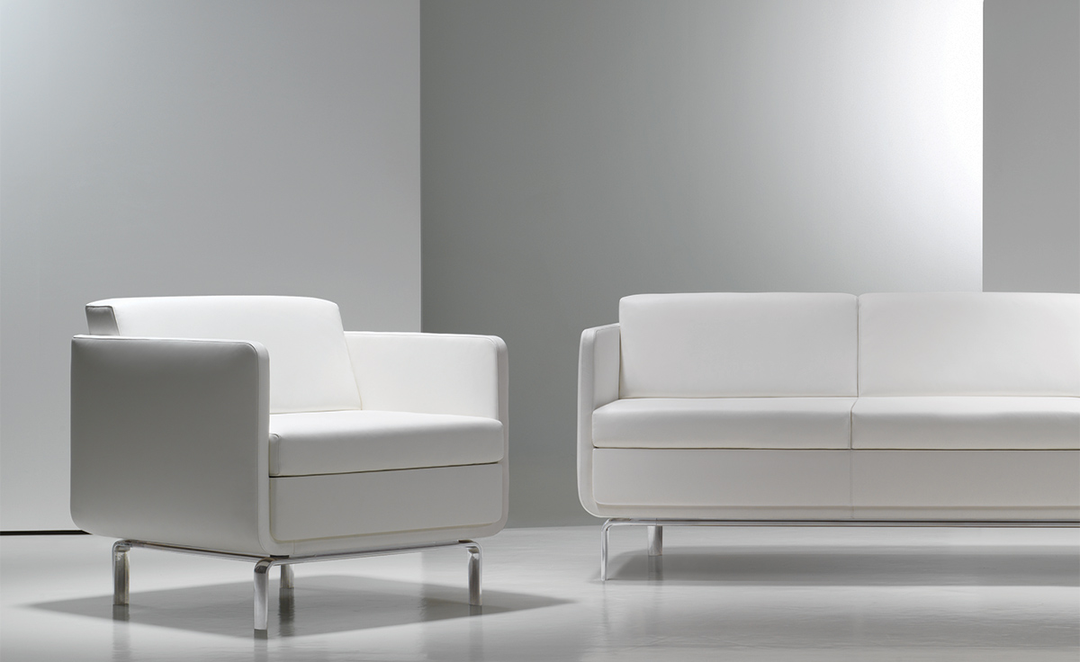 gaia high-arm lounge chair