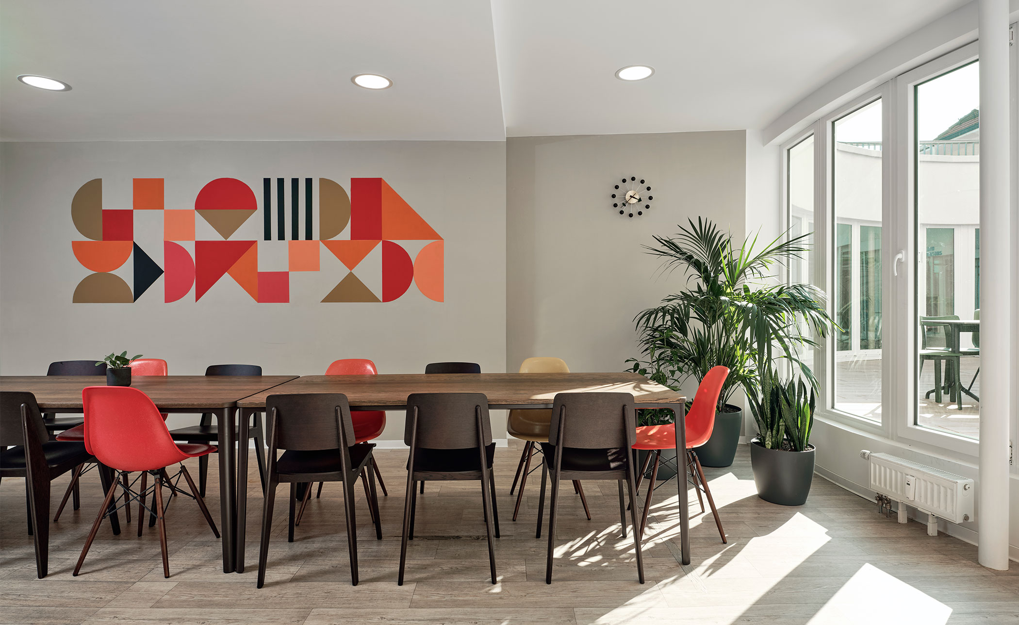 george nelson ball clock in red