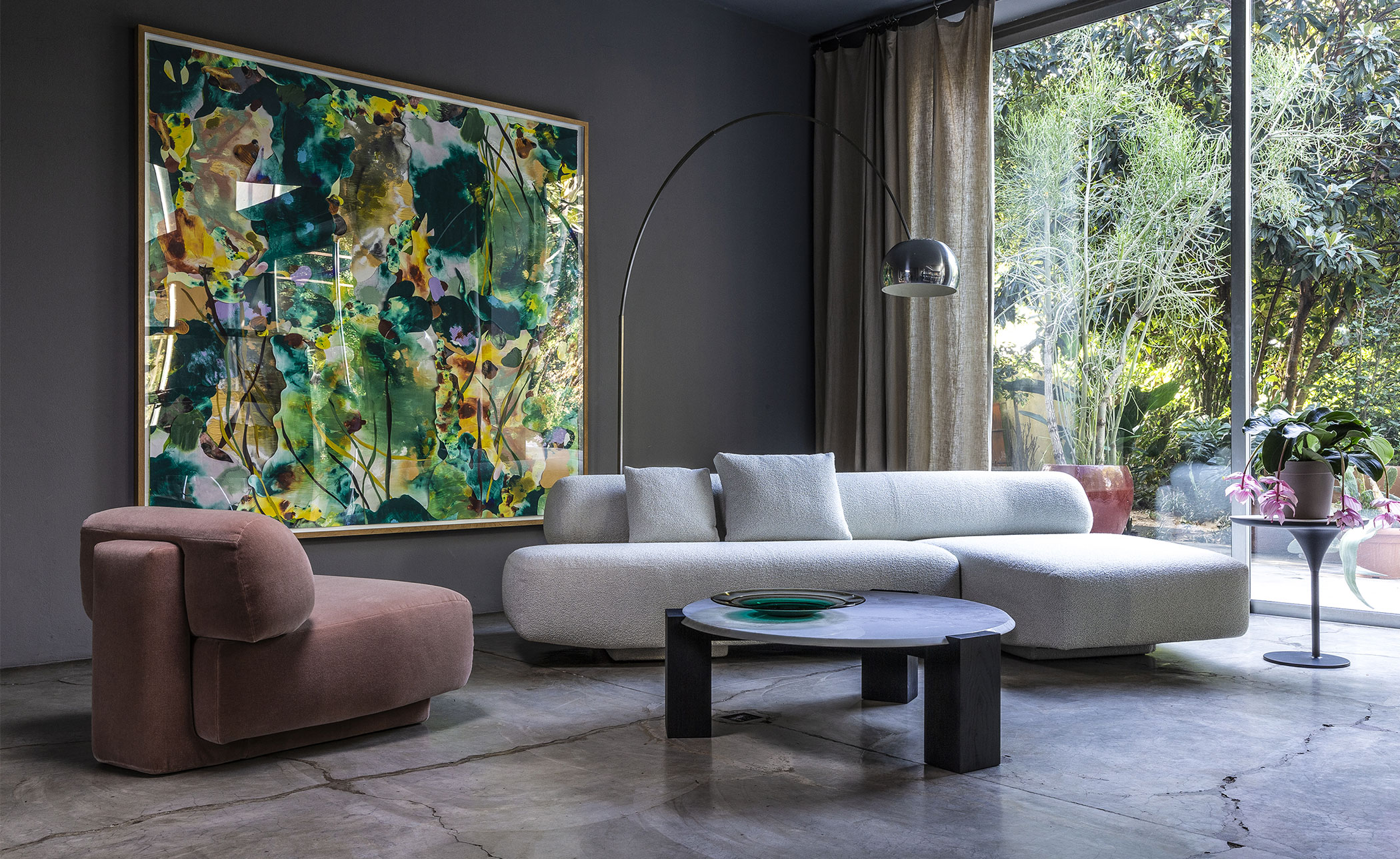 Gogan Sofa with Chaise