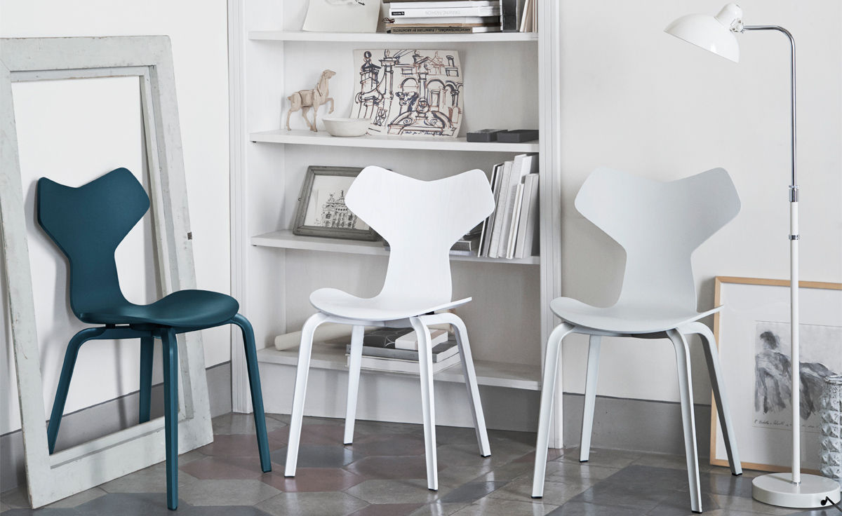 grand prix chair with wood legs