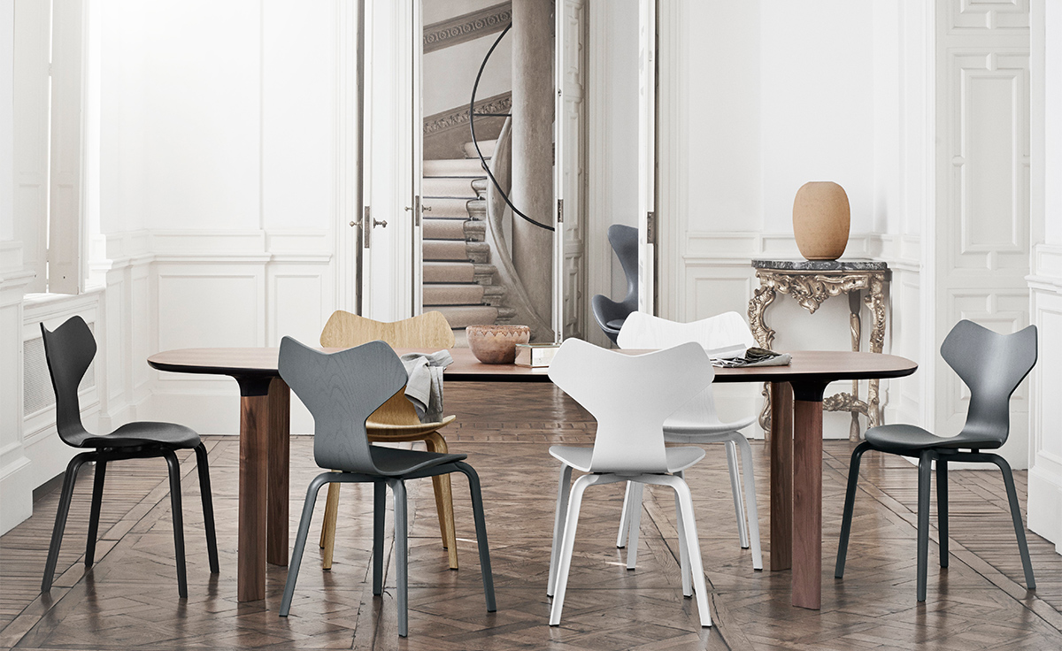 grand prix chair with wood legs