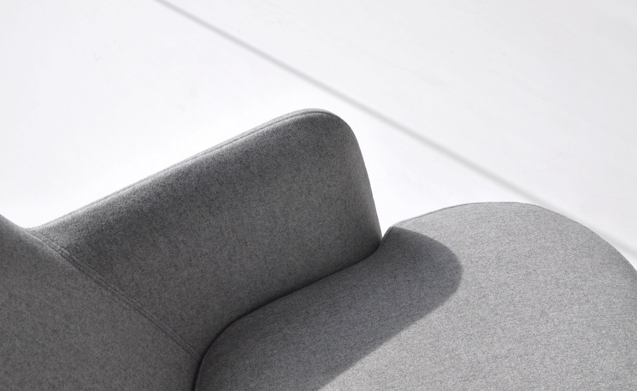 hi turn lounge chair