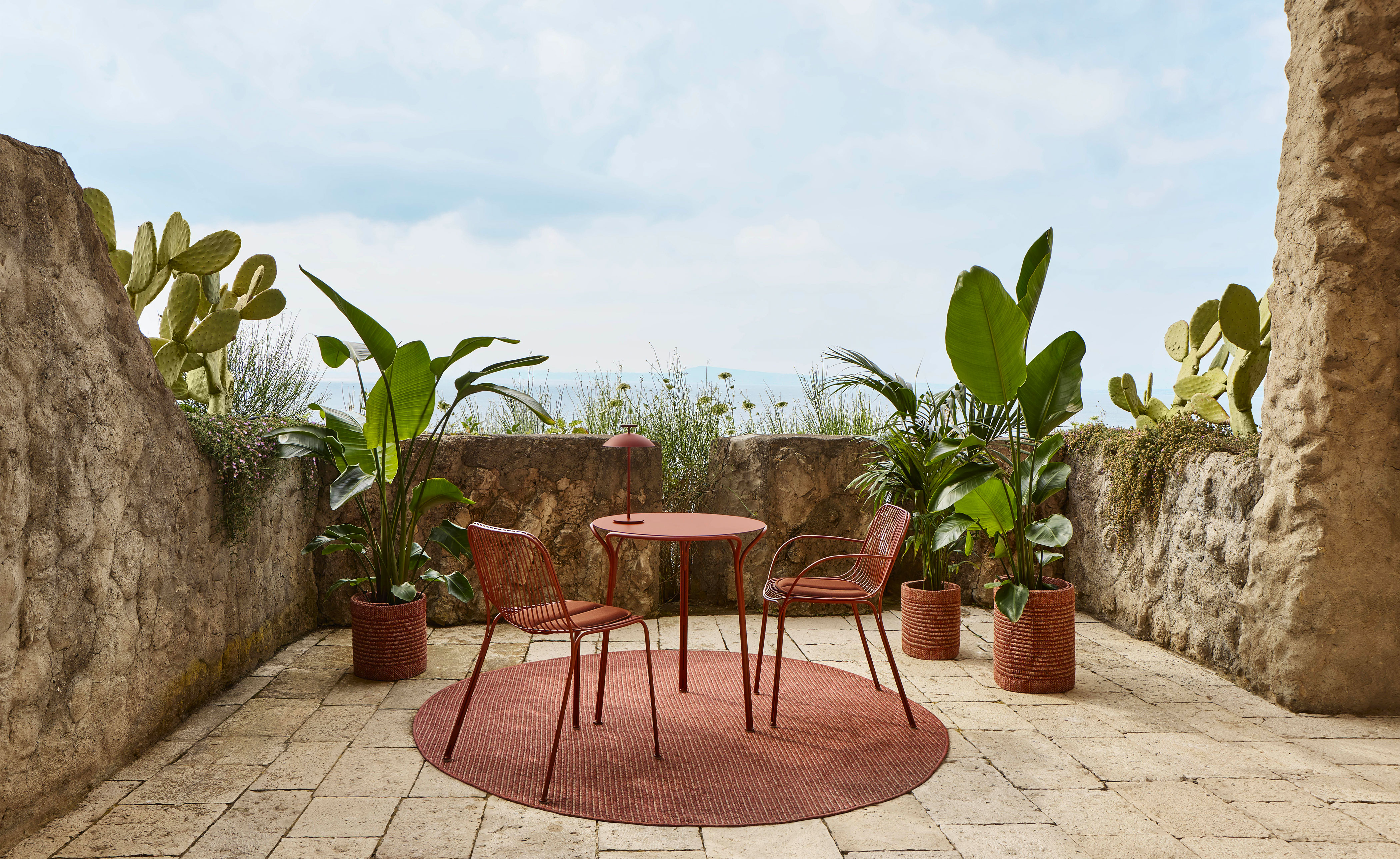 Hiray Dining Table