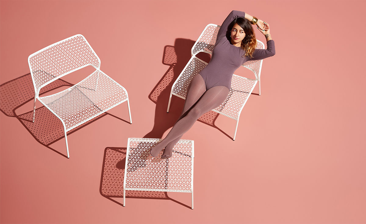 hot mesh ottoman