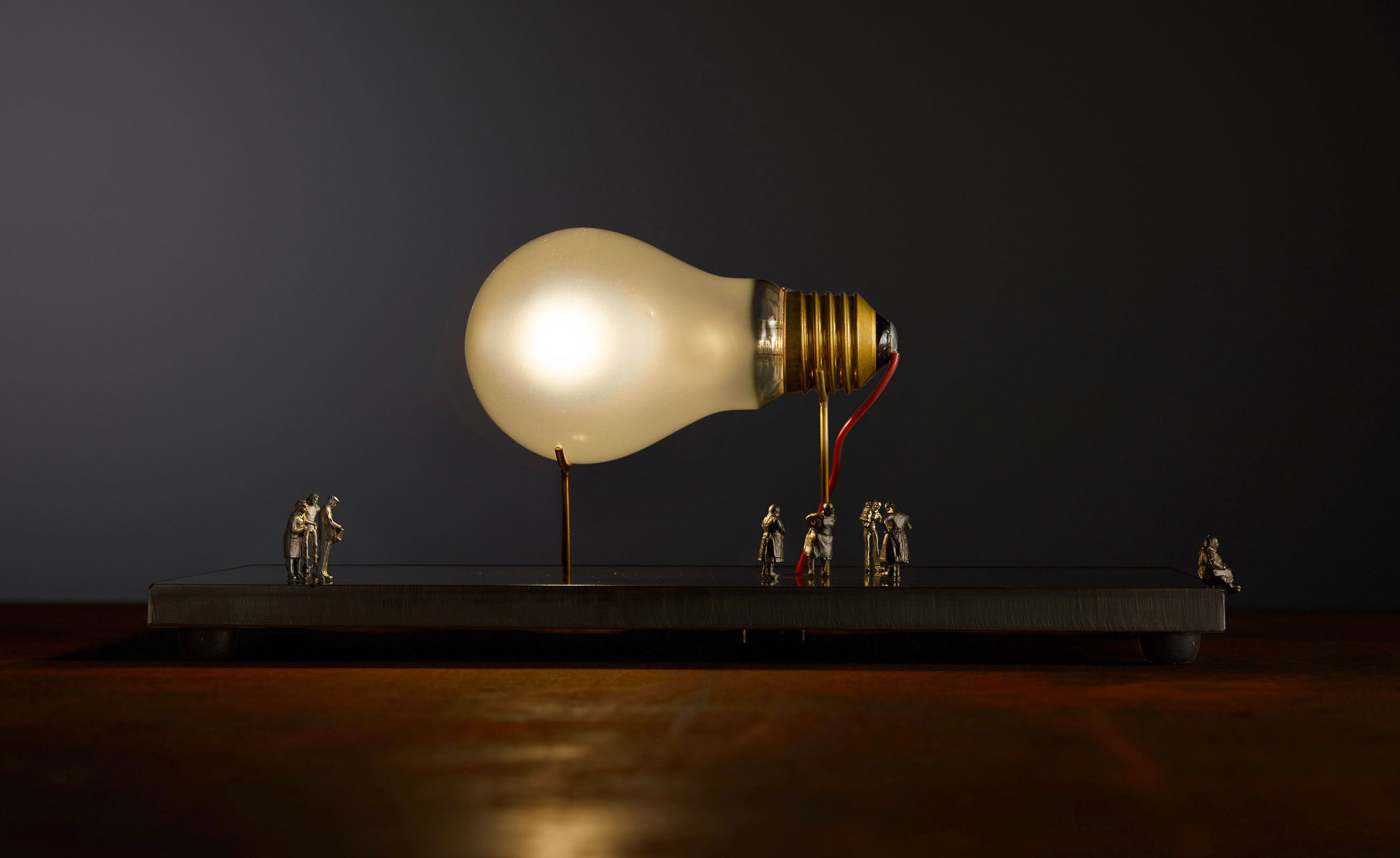 I Ricchi Poveri - Monument for a Bulb Table Lamp