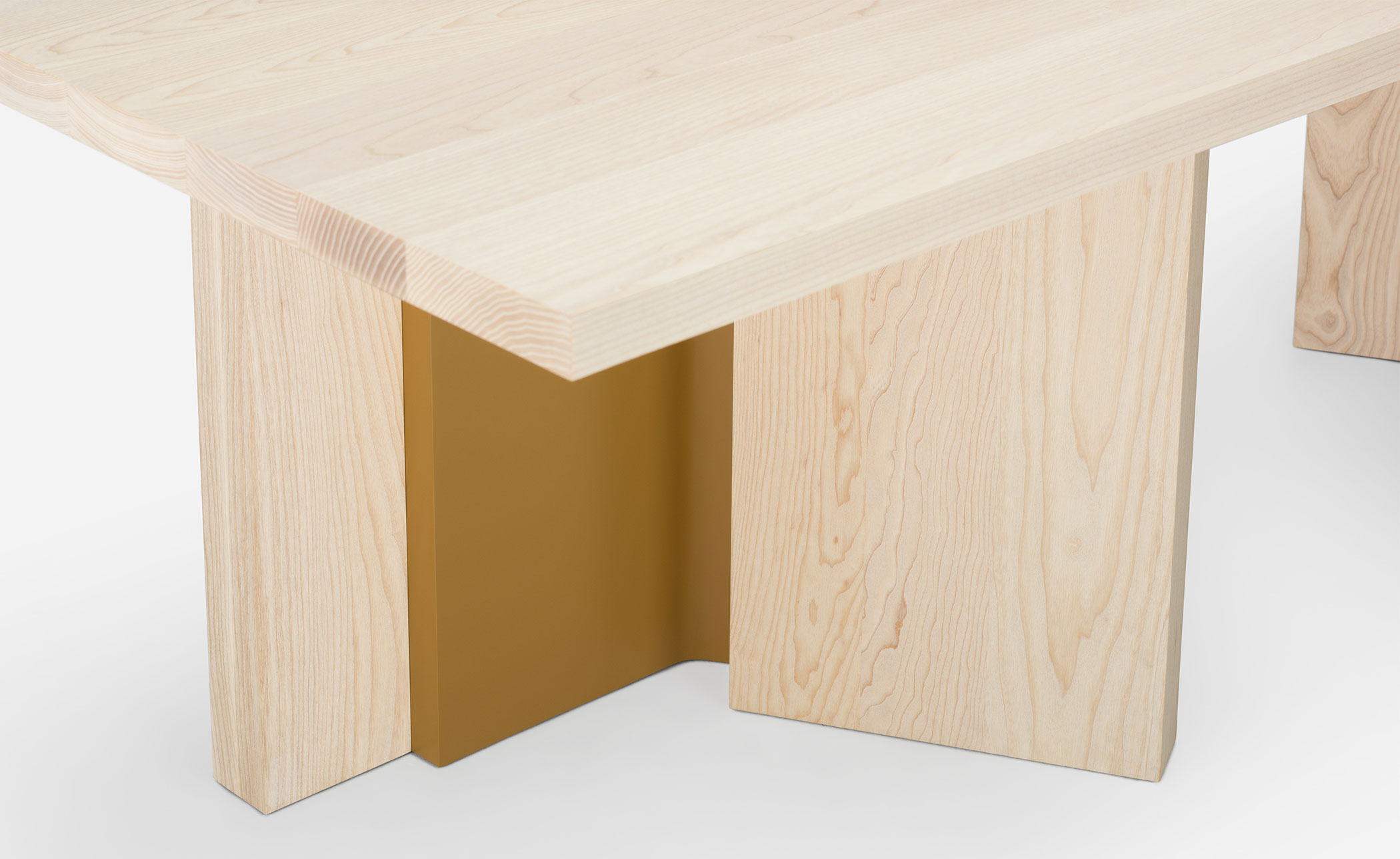Izar Dining Table