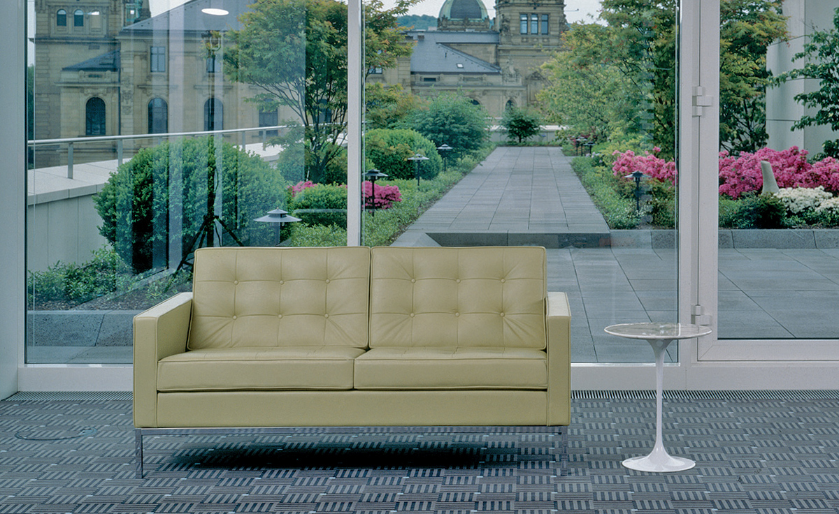 knoll settee
