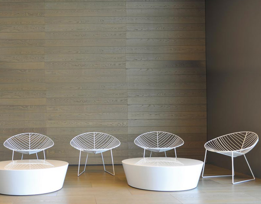 leaf lounge chair with sled base