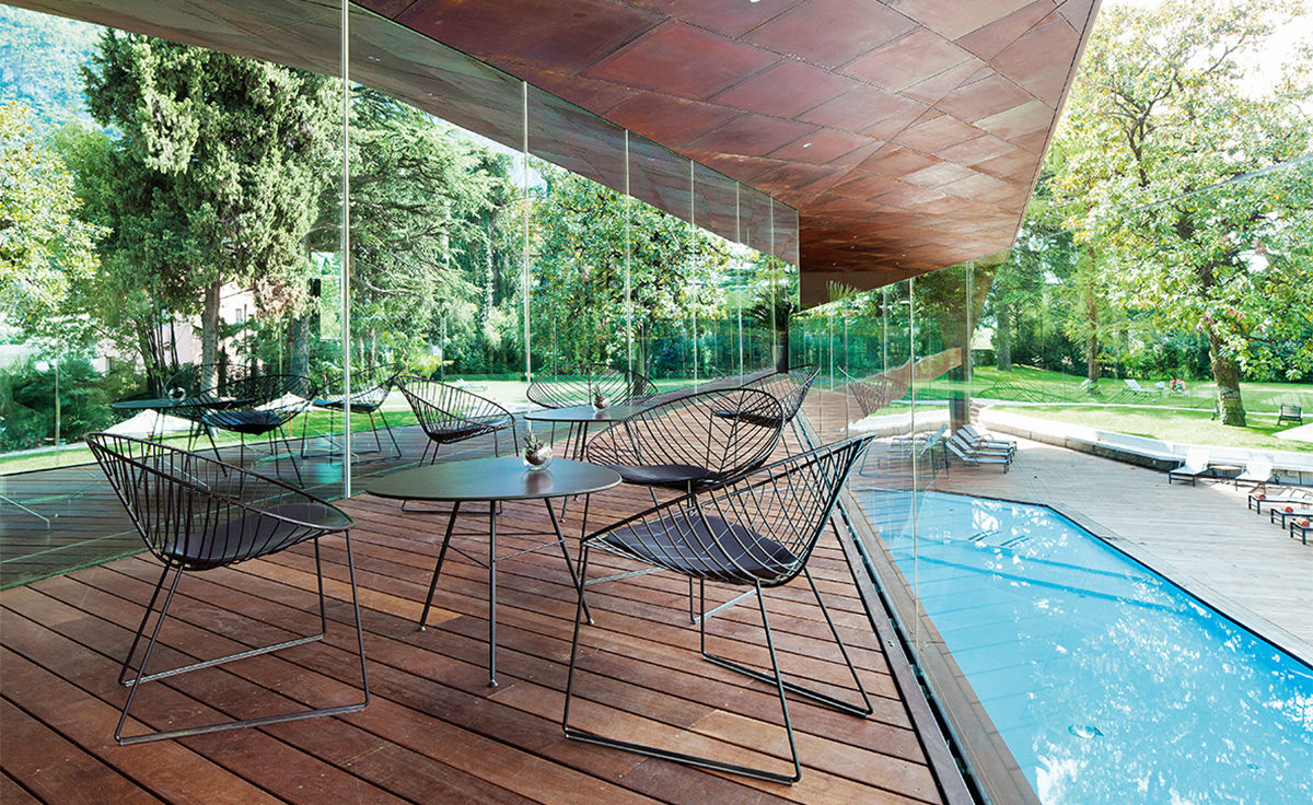 leaf low table