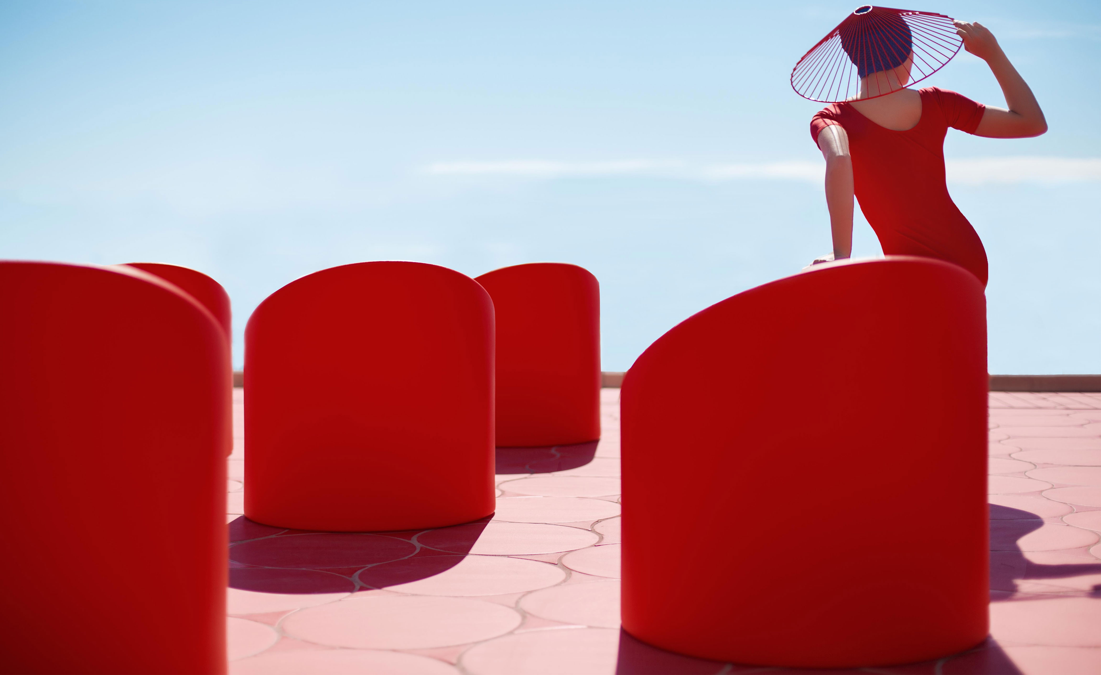 lipstick lounge chair