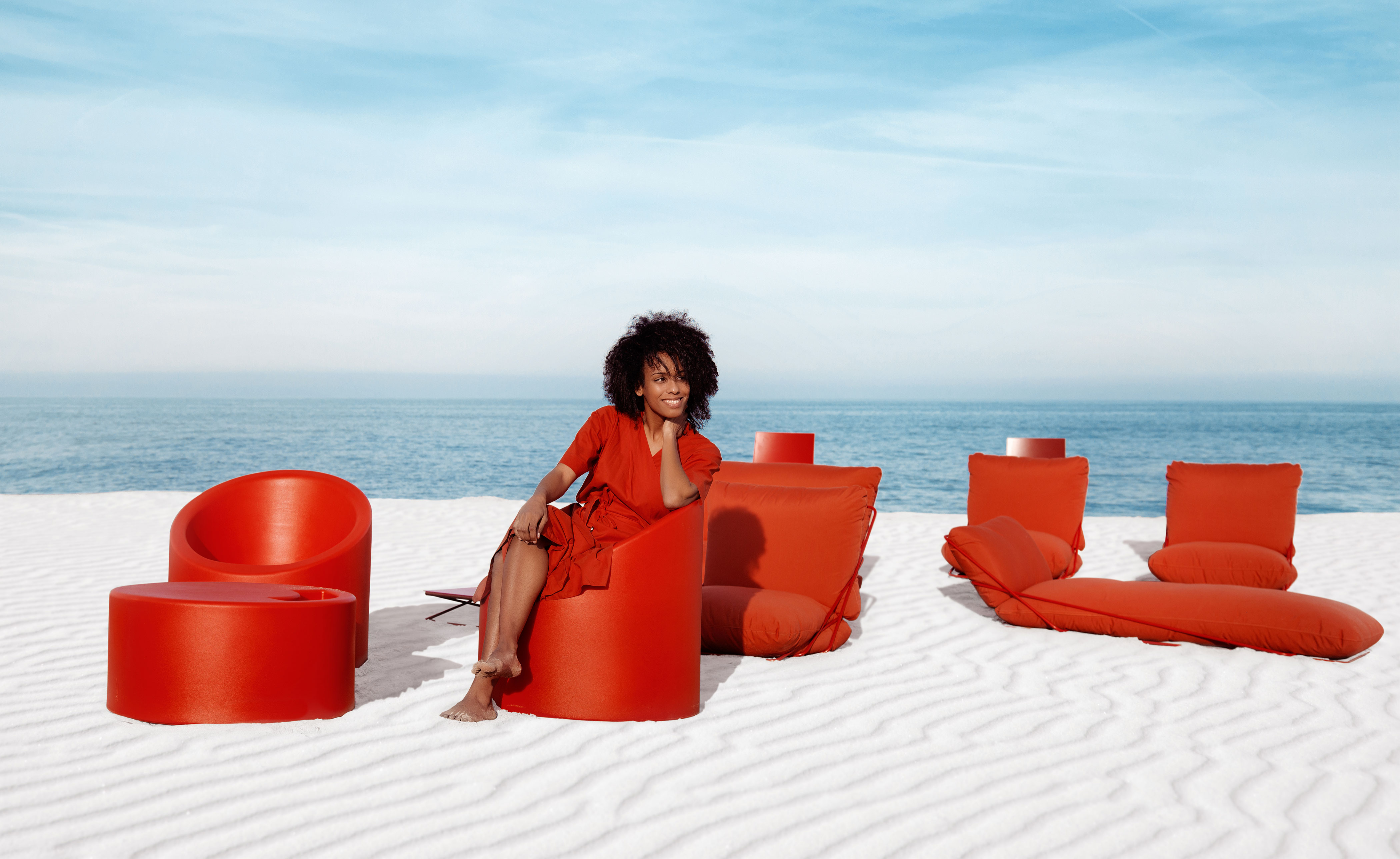 lipstick lounge chair