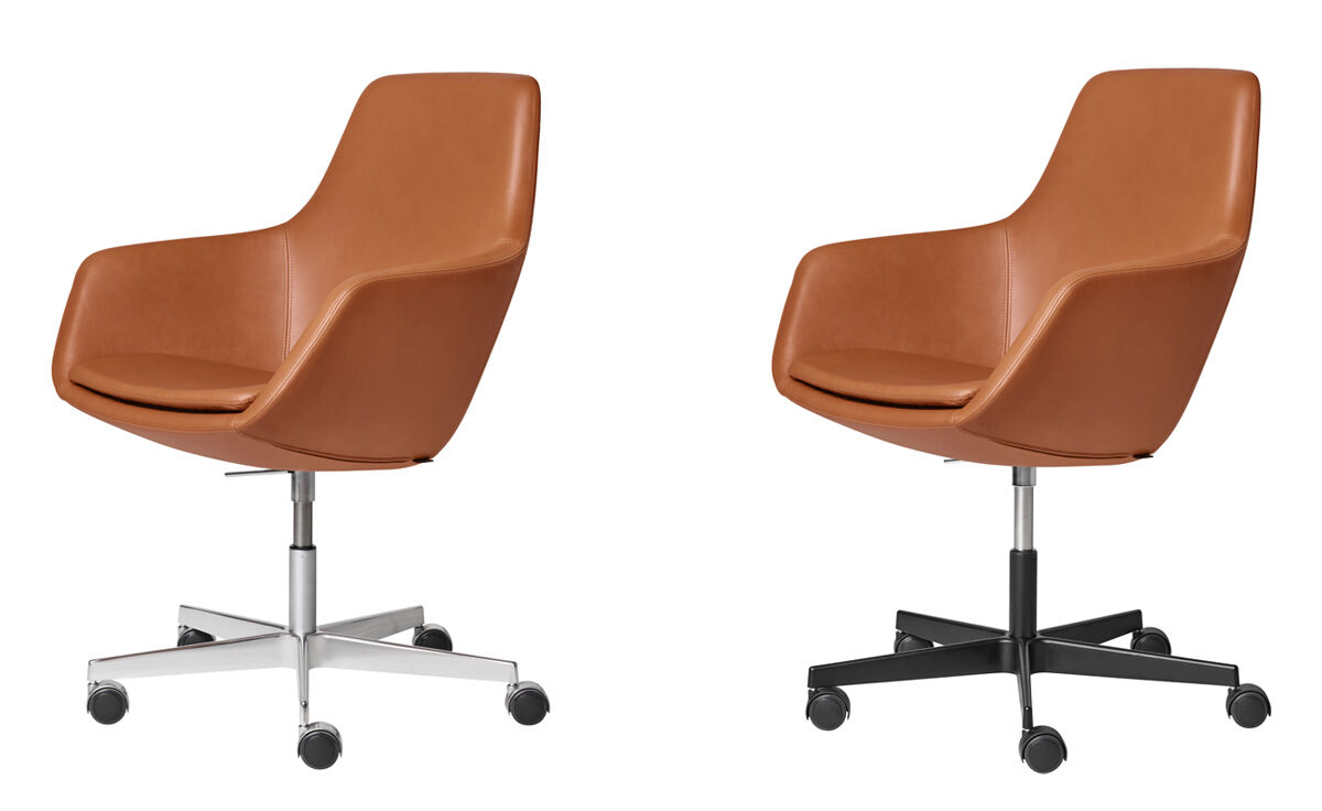 little giraffe chair with 5 star base