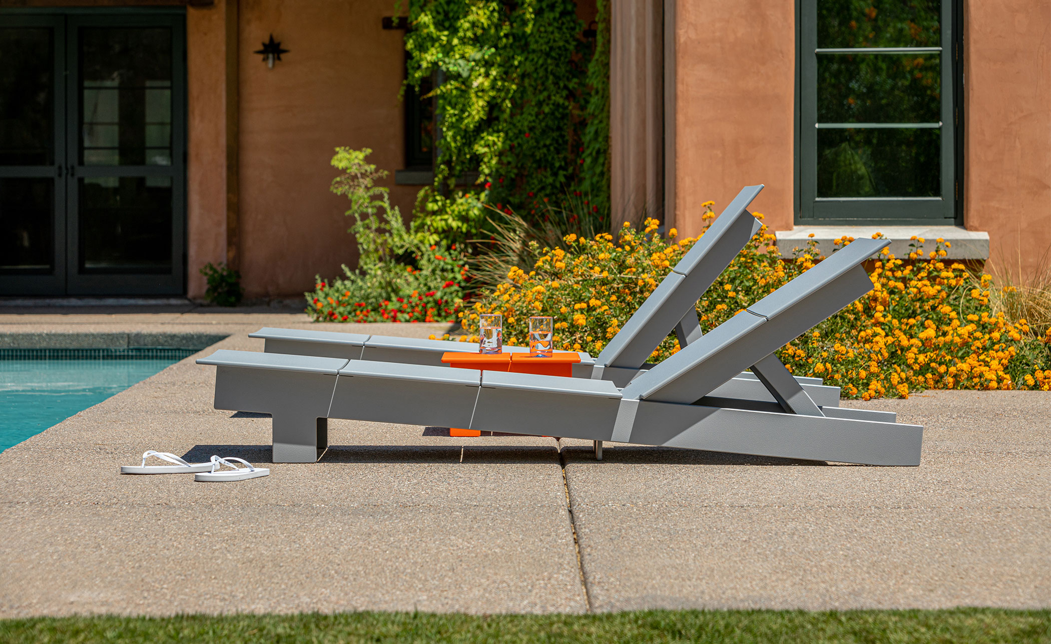 Lollygagger Chaise