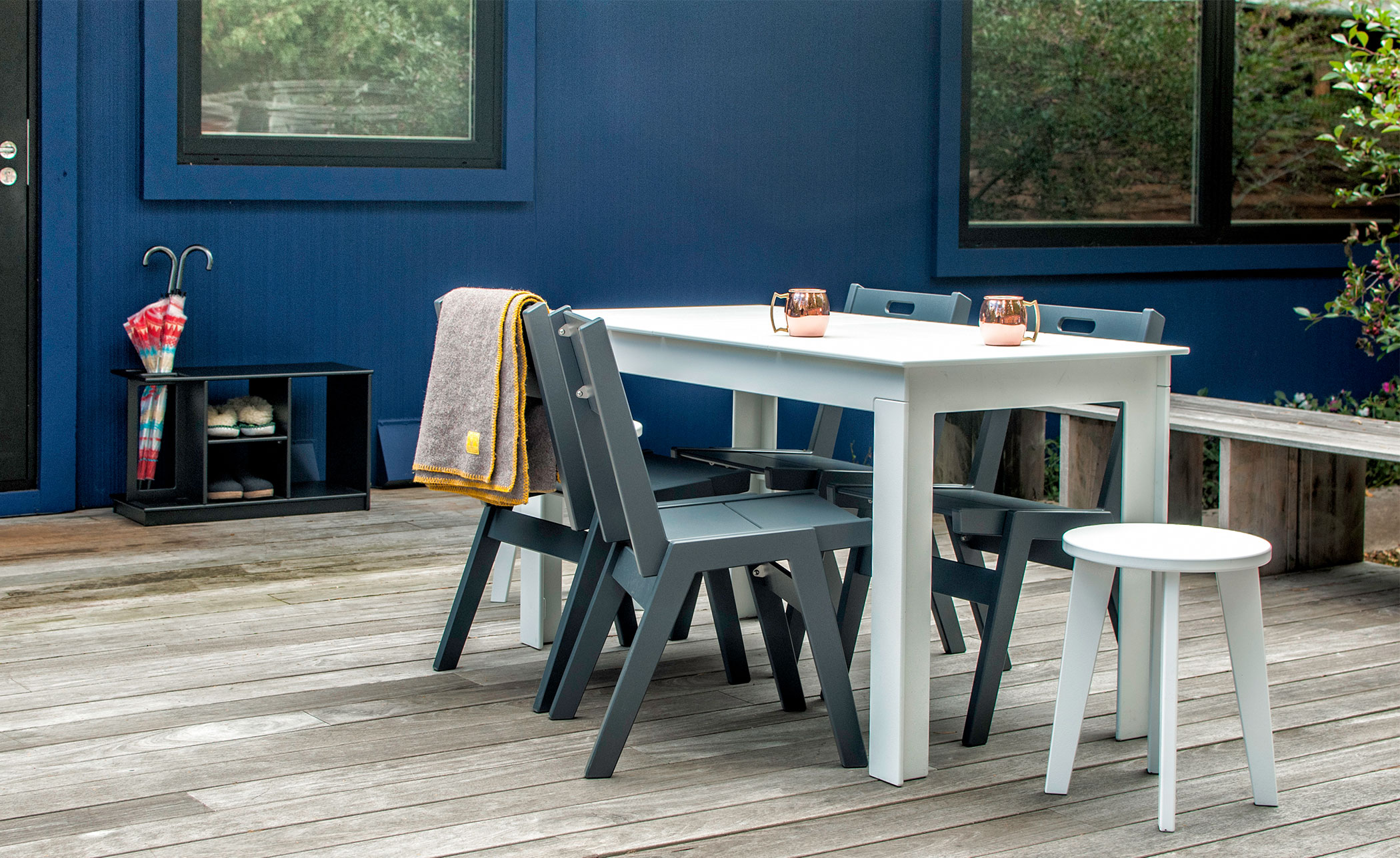 Lollygagger Picnic Table