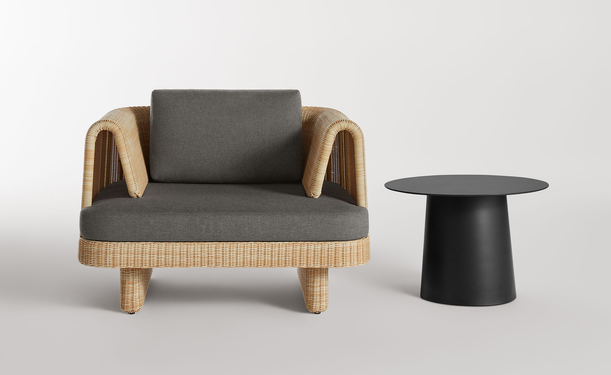Loophole Outdoor Lounge Chair