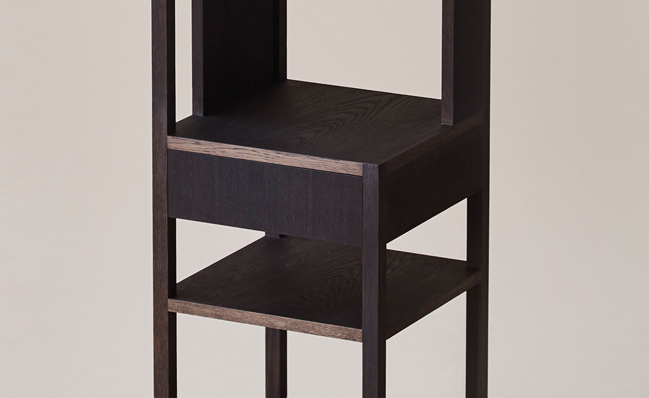 Lungangolo Shelving Unit