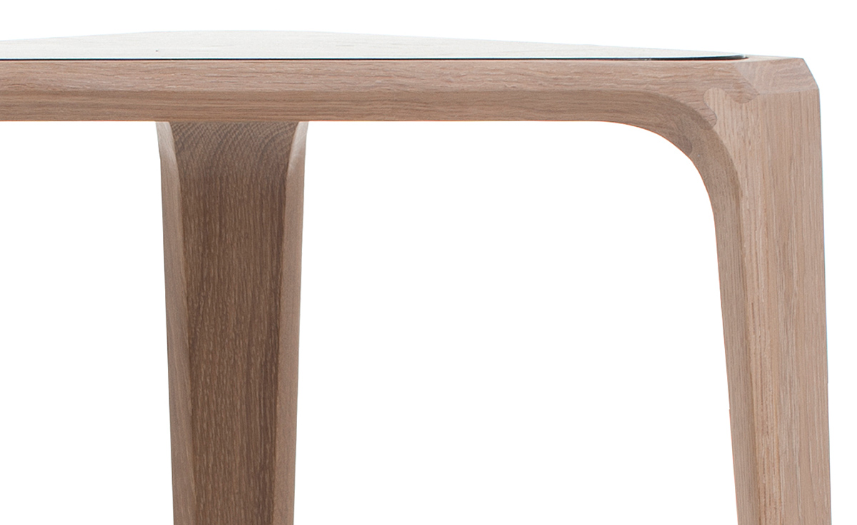 mary's side table 385