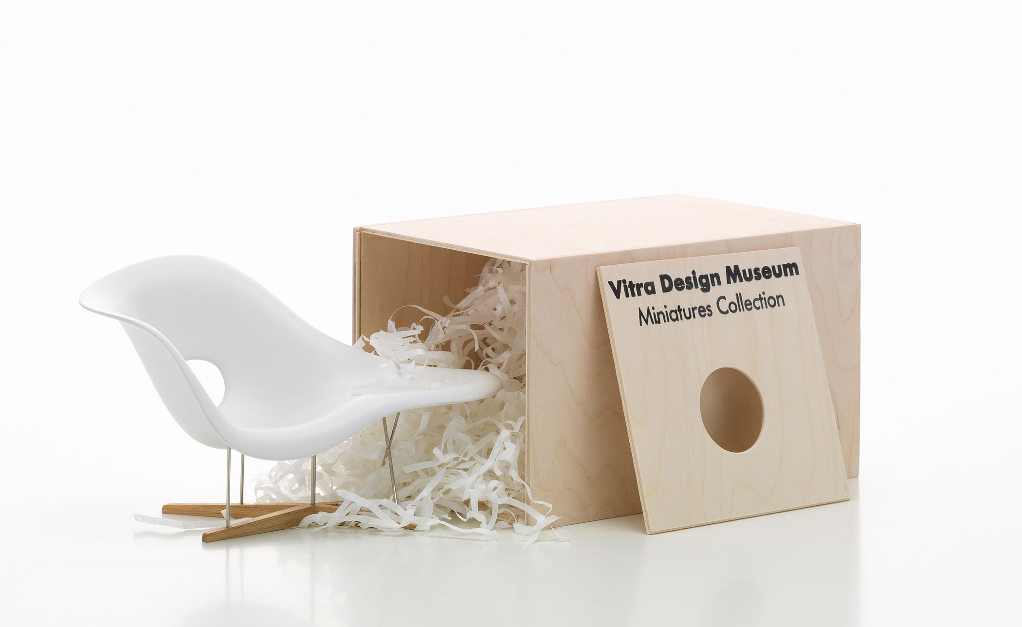 Miniature Eames La Chaise