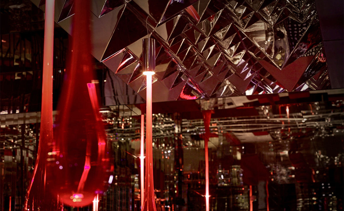 panton mirror sculpture 9 pyramid