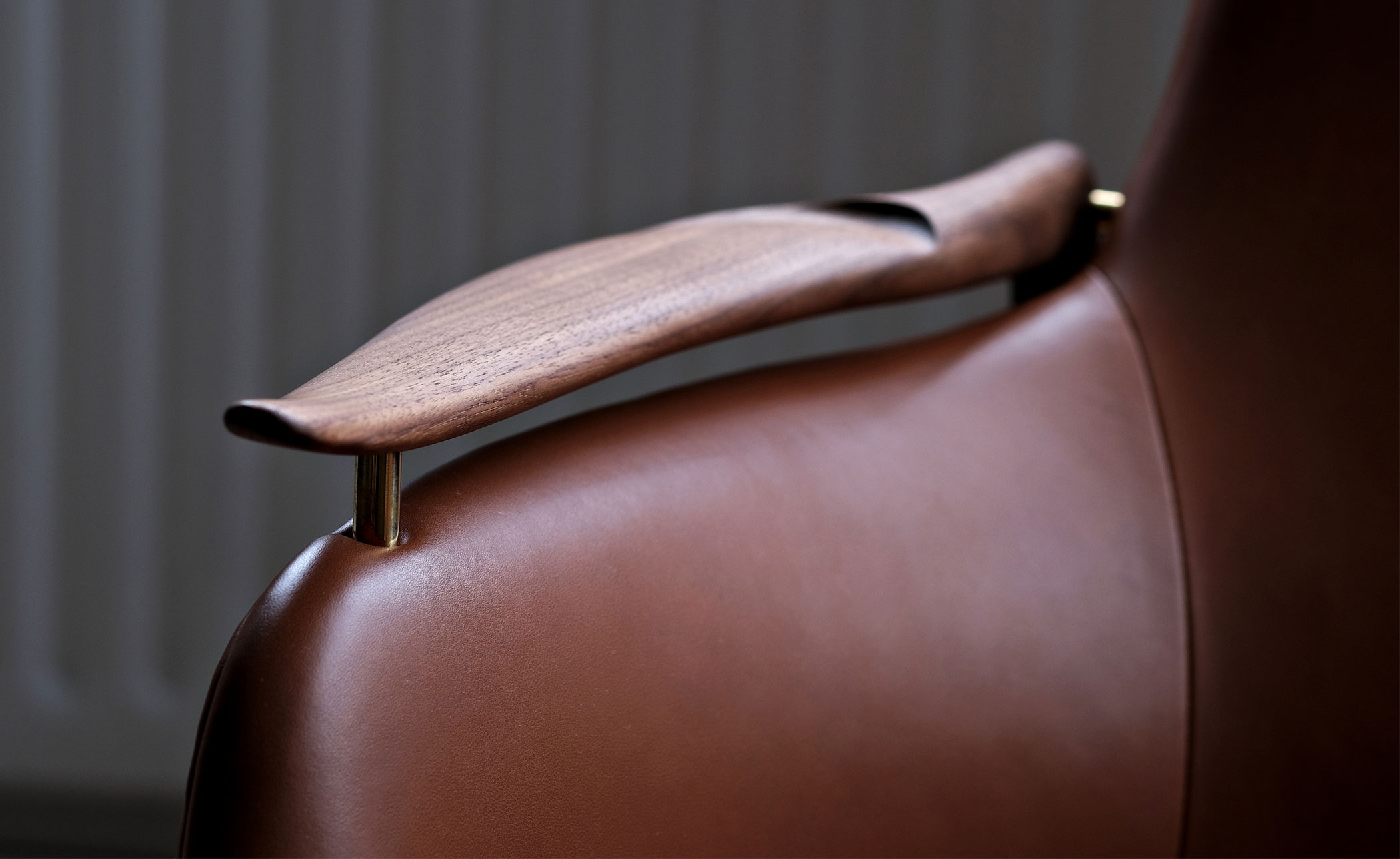 Model 53 Sofa with Cushion