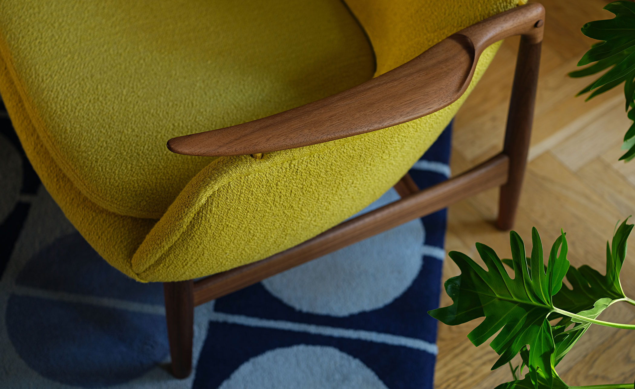 Model 53 Sofa with Cushion
