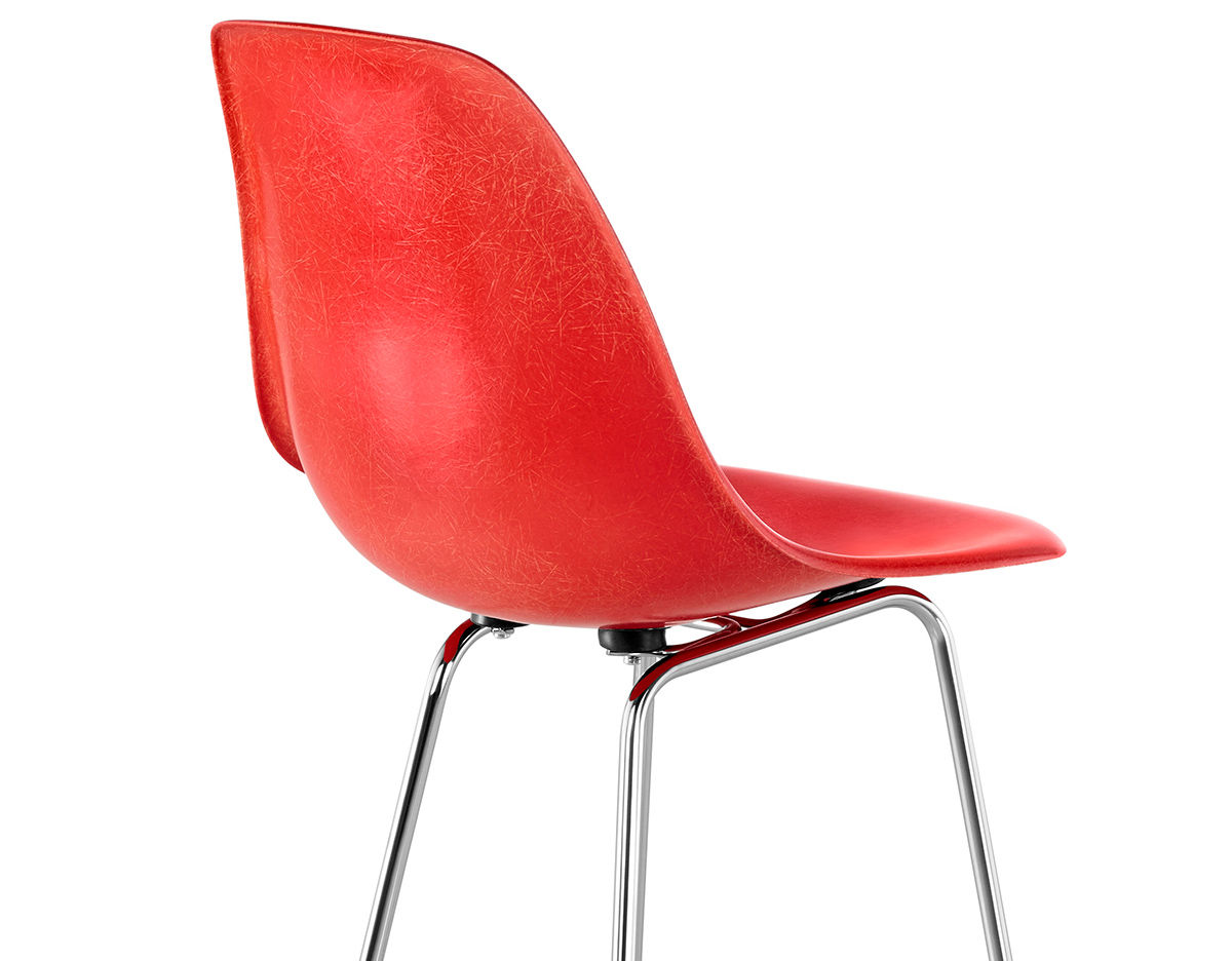 eames&reg; molded fiberglass stool